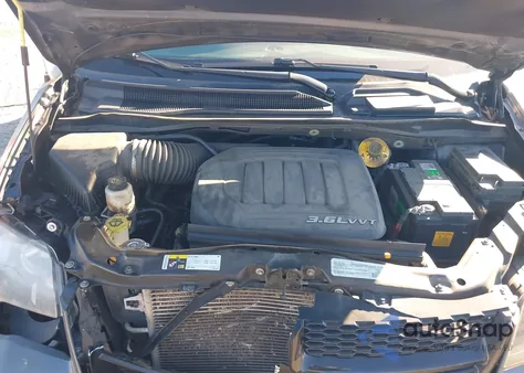 2016 Dodge Grand Caravan Sxt from USA, damaged, VIN 2C4RDGCG9GR102734